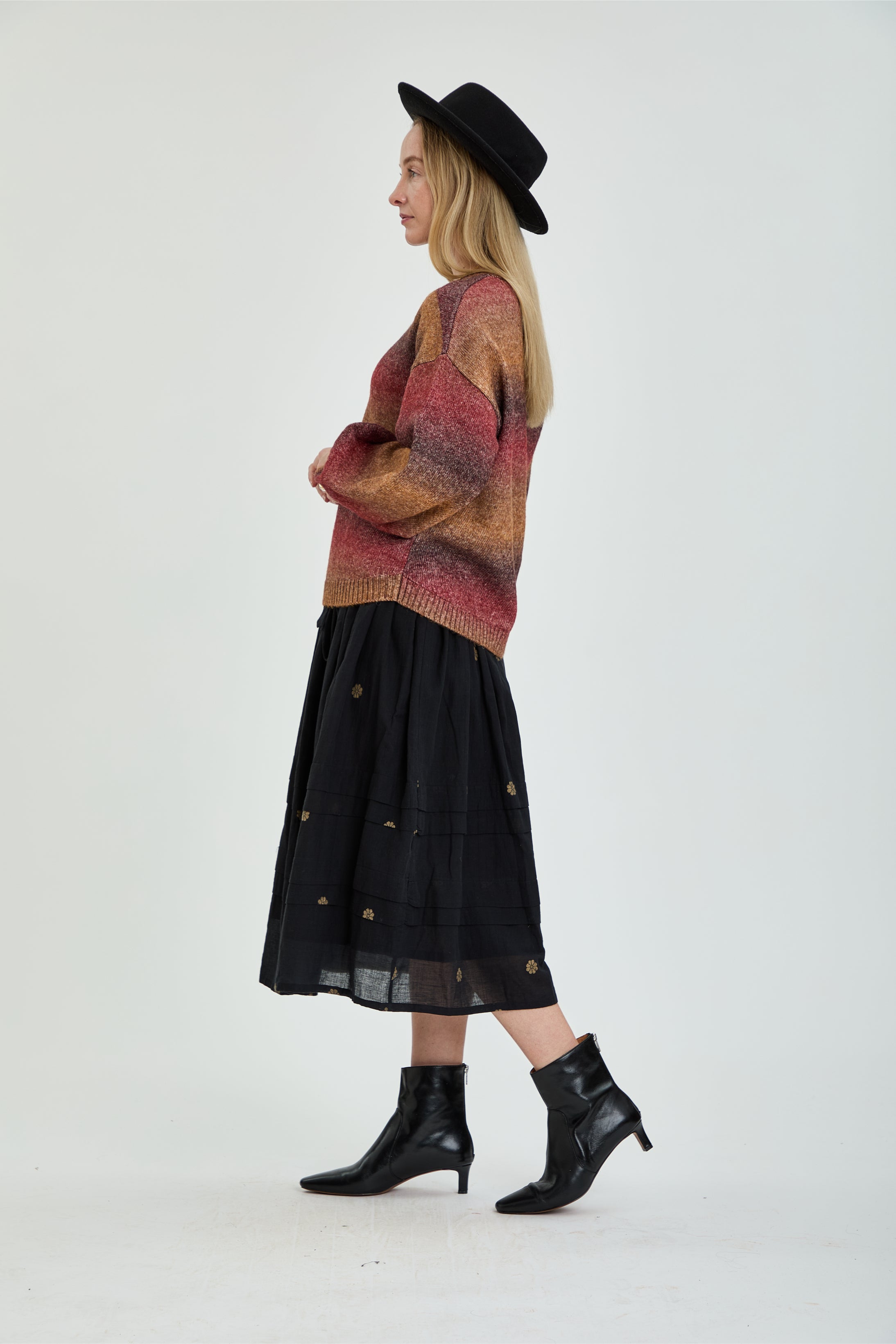 Hershe sweater