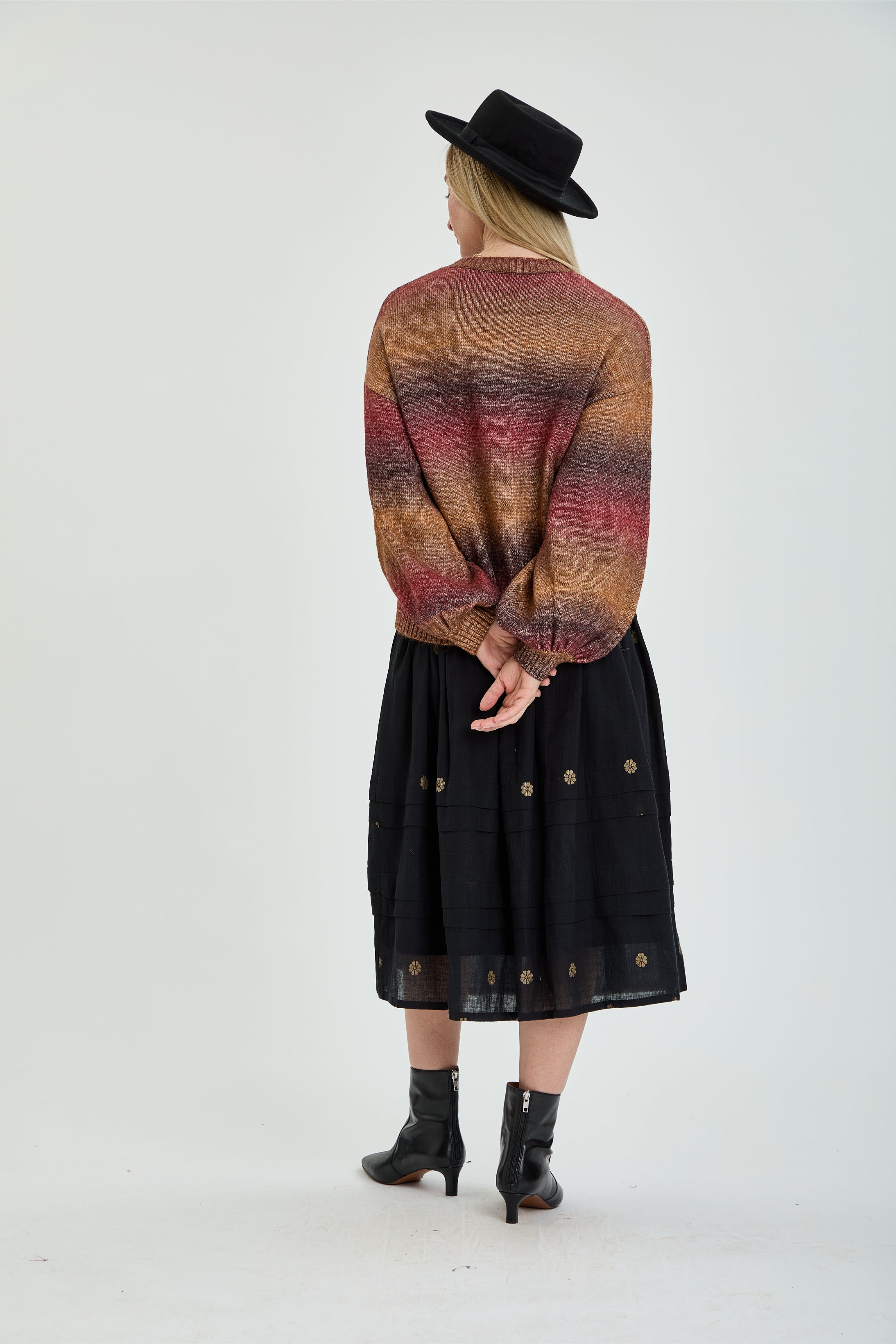 Hershe sweater